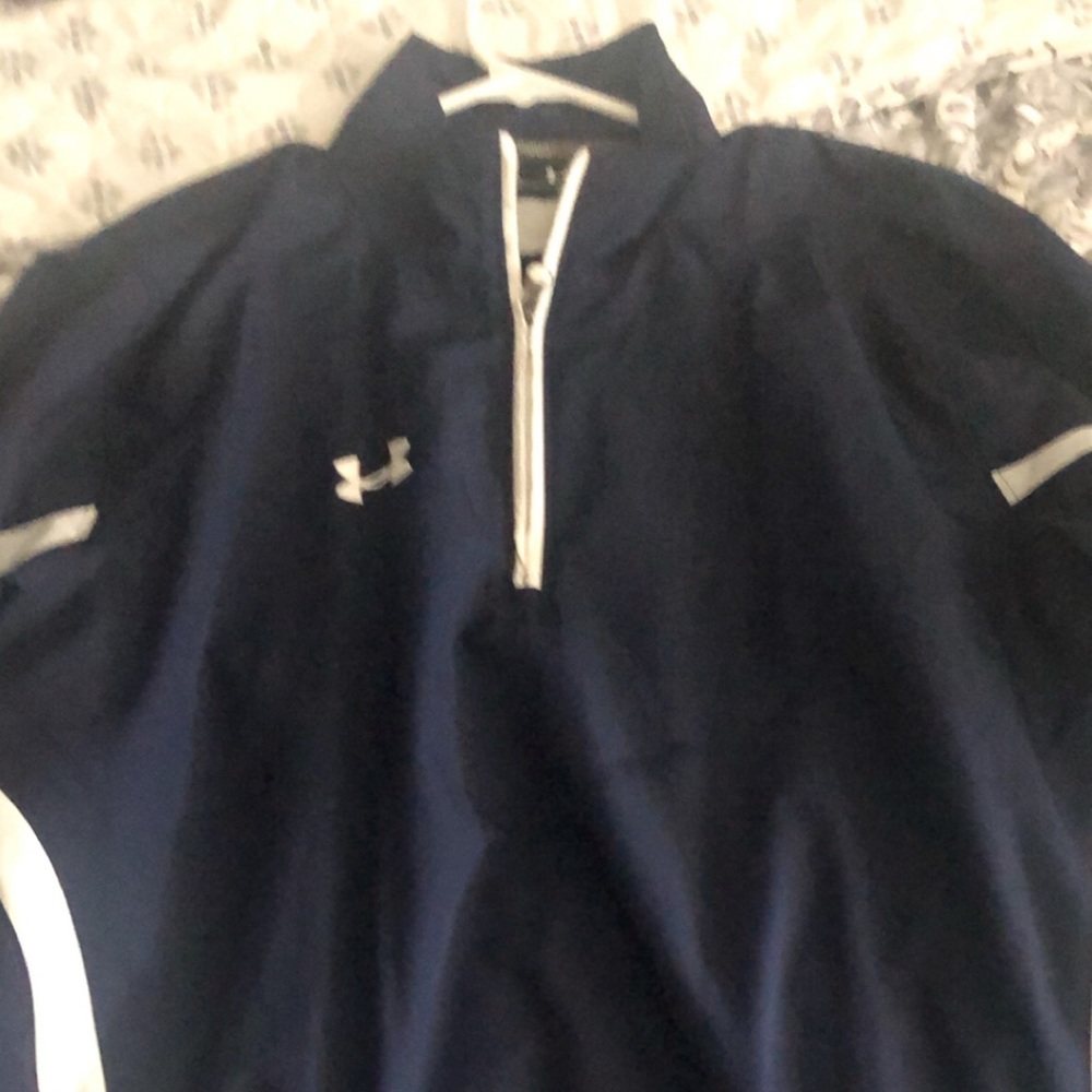 Under Armour light weight pullover windbreaker